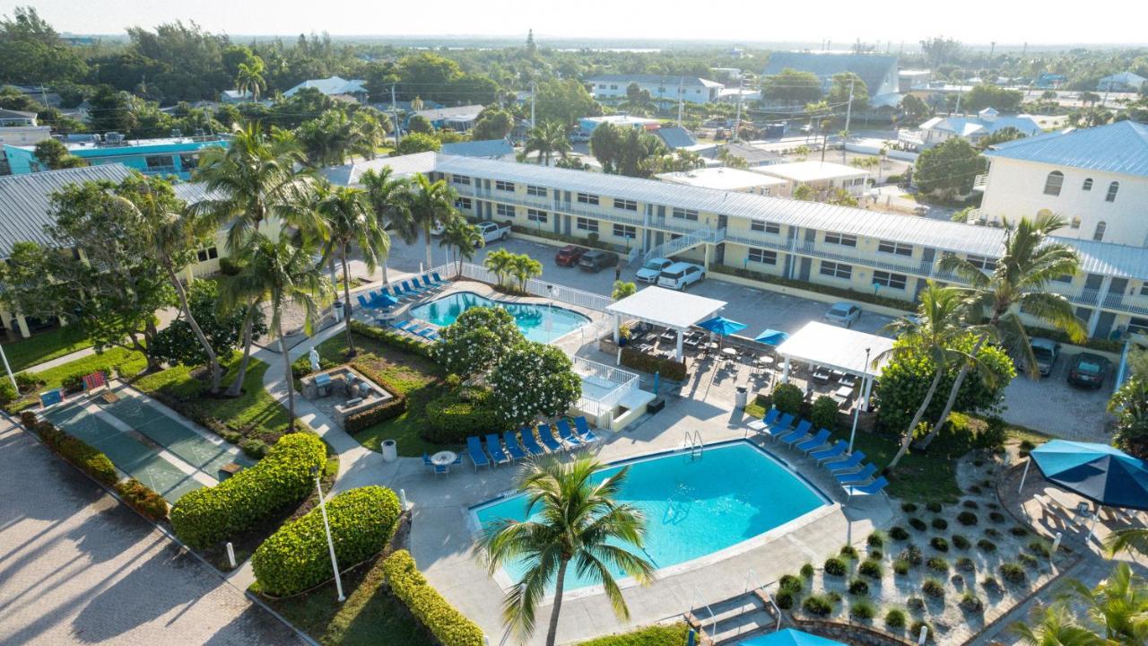 The Neptune Resort Fort Myers Beach Bagian luar foto